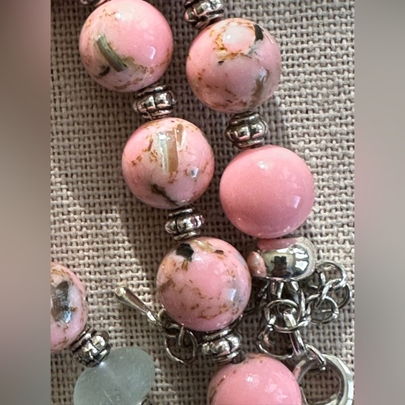 20-1/2 inch Pink Shell Turquoise and Onyx bead Necklace NWOT - Picture 9 of 13